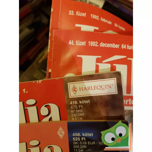 4 db-os Júlia füzet (33, 44, 419, 458)