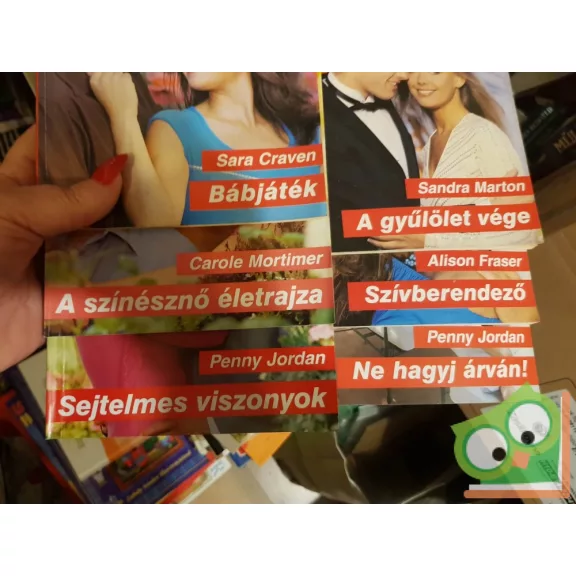 6 db-os Júlia füzet (323., 325., 327., 359., 360., 329. kötet)