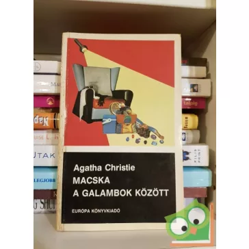   Agatha Christie: Macska a galambok között (Hercule Poirot 22.)