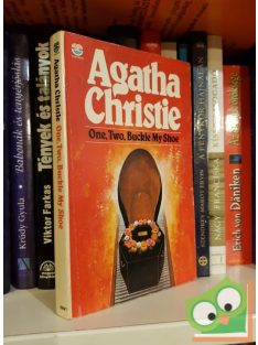   Agatha Christie: One two, buckle my shoe (Hercule Poirot 23.)