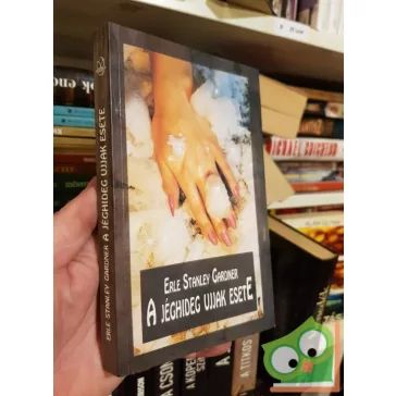   Erle Stanley Gardner: A ​jéghideg ujjak esete (Perry Mason 68.)