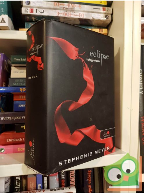 Stephenie Meyer: Eclipse - Napfogyatkozás (Twilight Saga 3.)(Vörös pöttyös könyvek)(Fine Selection)