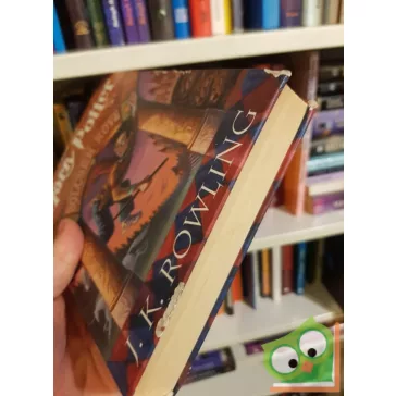   J. K. Rowling: Harry Potter és a bölcsek köve (Harry Potter 1.)