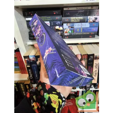 Emma ZR: Megtörve (újszerű) (éldekorált)