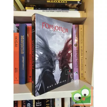   Cat Patrick: Forgotten - Úgyis elfelejtem (Vörös pöttyös könyvek, Fine Selection)