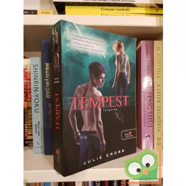   Julie Cross: Förgeteg (Tempest 1.) (Vörös pöttyös könyvek, Fine Selection)