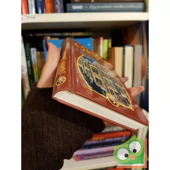 Agatha Christie: Gyilkosság a diákszállóban (Hercule Poirot 30.) (Felicity Lemon 3.)