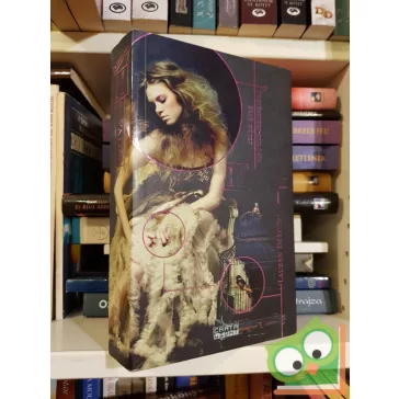 Lauren DeStefano: Hervadás (Vegyészkert-trilógia 1.)