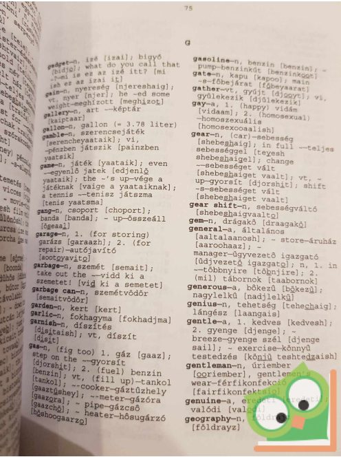Krisztina Alapi: Hippocrene handy extra dictionary - Hungarian