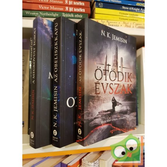 N. K. Jemisin: Az ötödik évszak, Az obeliszkkapu, A megkövült égbolt