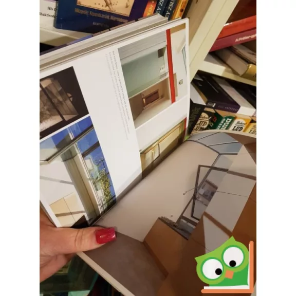 Simone Schleifer (szerk.): Kis apartmanok / Small apartments / Apartamente mici