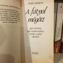 Jean Sasson: A ​fátyol mögött