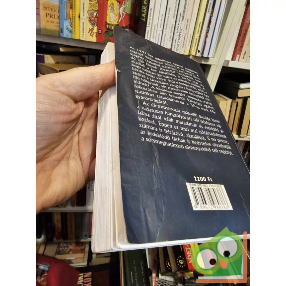 Kosáryné Réz Lola: Különös ismertetőjele nincs