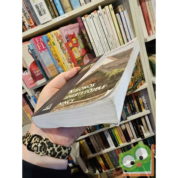 Kosáryné Réz Lola: Különös ismertetőjele nincs