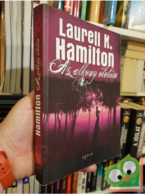 Laurell K. Hamilton: Az alkony ölelése (Merry Gentry 2.)