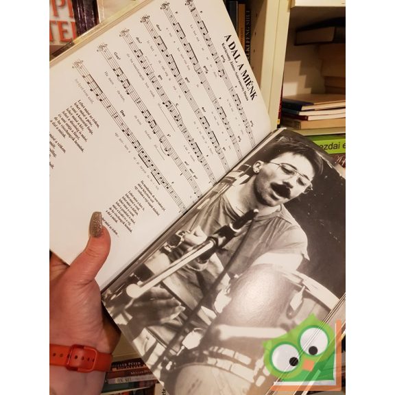 Révész P. Anna (szerk.): LGT nagy képes kottás emlékkönyv (dedikált) (nagyon ritka)