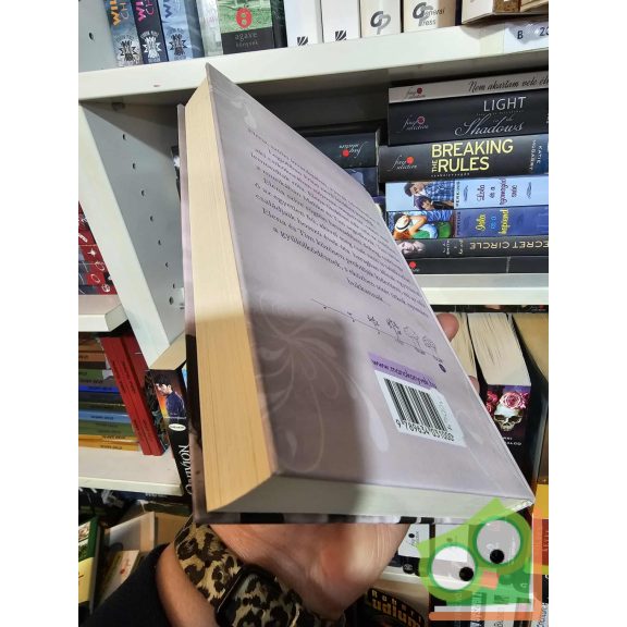 Nele Neuhaus: Minden akadályon át (Elena 1.)