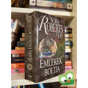   Nora Roberts - J. D. Robb: Emlékek boltja  (Eve Dallas 17,5)