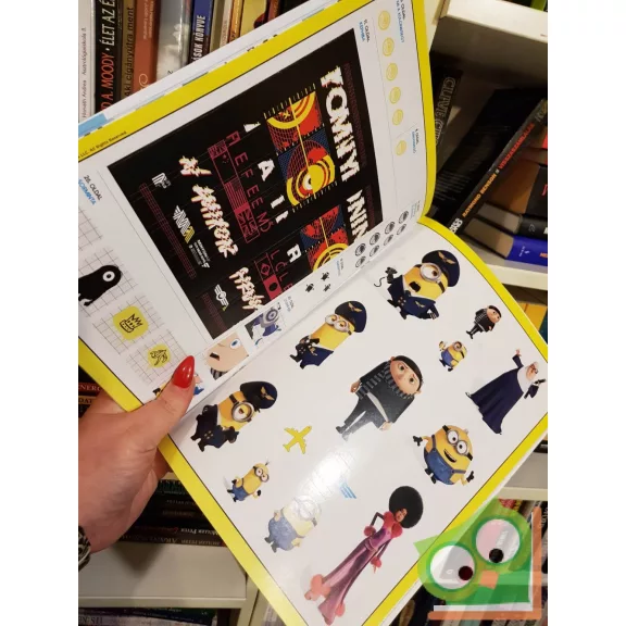 Minyonok - Gru színre lép - Ribillió égen, földön (Matricás foglalkoztatókönyv)