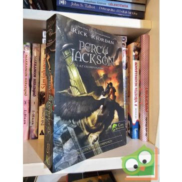   Rick Riordan: Az utolsó olimposzi (Percy Jackson és az olimposziak 5.) (Félvér Tábor Krónikák 5.) (puhafedeles)