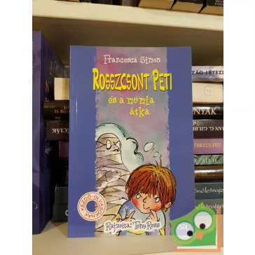   Francesca Simon: Rosszcsont Peti és a múmia átka (kezdő olvasóknak)