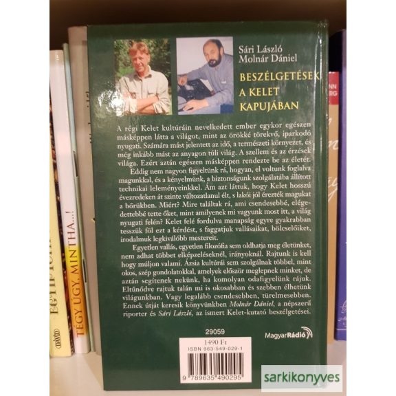 Sári László; Molnár Dániel: Beszélgetések a Kelet kapujában