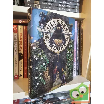   Pierdomenico Baccalario: A szikla őrei (Ulysses Moore 5.) - Visszatérés a kezdetekhez