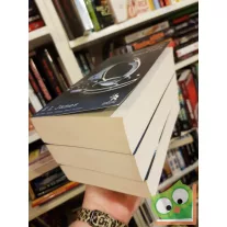   E. L. James: A szürke ötven árnyalata (trilógia, 3 kötet együtt)