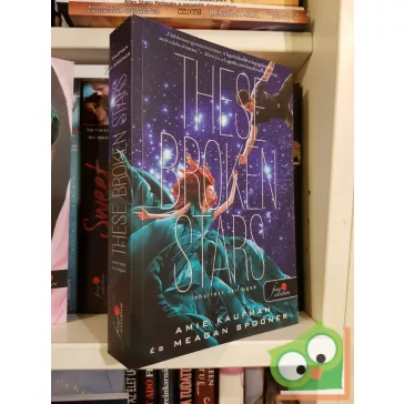   Amie Kaufman - Meagan Spooner: These Broken Stars - Lehullott csillagok (Lehullott csillagok 1.)(újszerű)(Vörös pöttyös könyvek, Fine Selection)