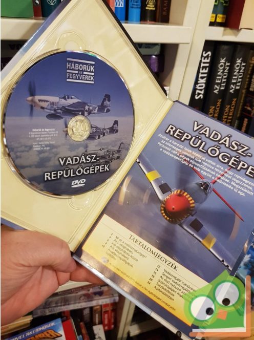 Vadászrepülőgépek  (Háborúk és fegyverek 17) (kiskönyv plusz DVD)