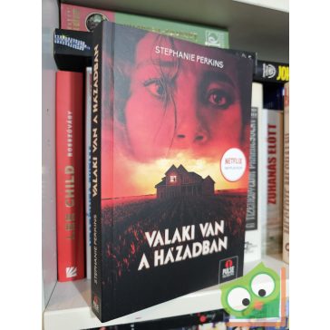   Stephanie Perkins: Valaki van a házadban (filmes borítóval)