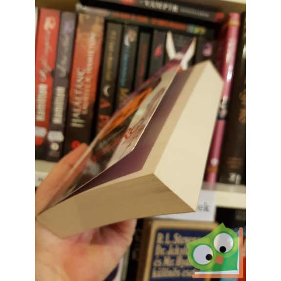 Kresley Cole: Vámpírharc (Halhatatlanok alkonyat után 4.) (Ritka)